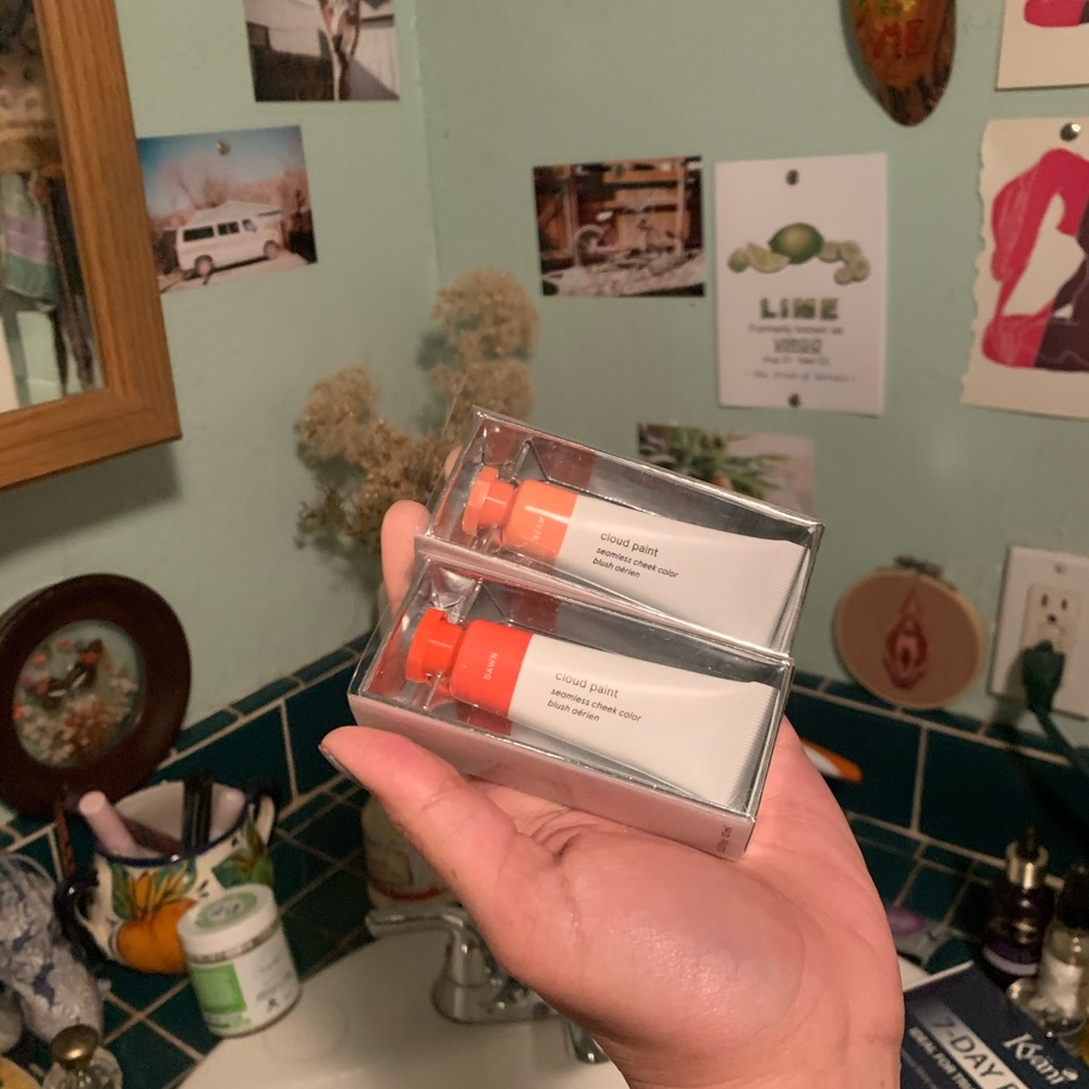 Glossier Cloud paint
